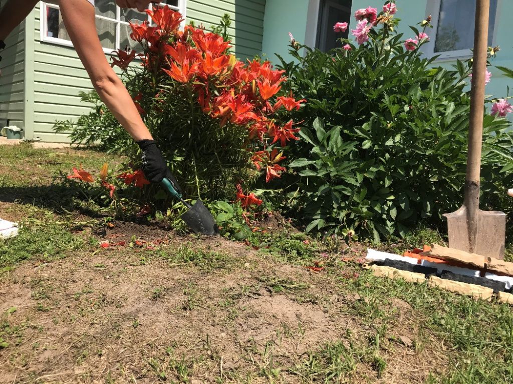 Декоративный бордюр Камешки Б-75.04.13-ПП 8201-Ч черный, высота 125 мм, 0,75 м, Стандартпарк